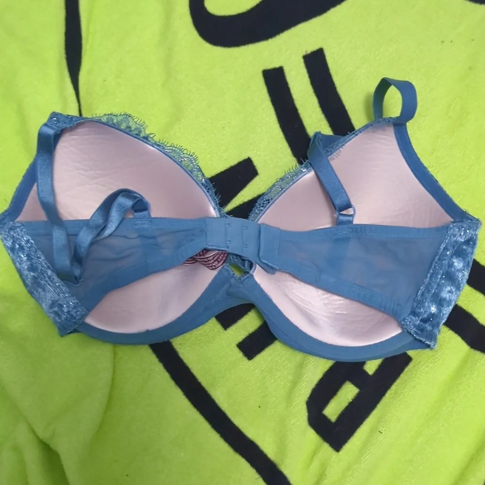 Victoria's Secret Bra Very Sexy Lightly Lined Turquoise/Teal& Silver Plunge 34DD - Picture 2 of 2
